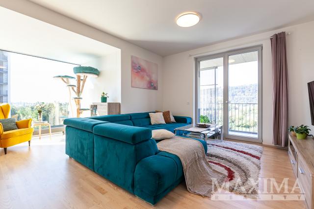 Prodej bytu 2 + kk, 77 m2